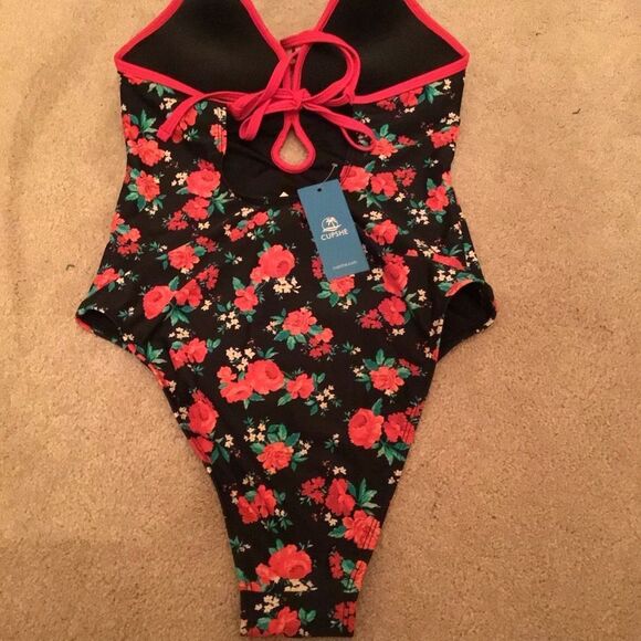 NWT CUPSHE Black and Red Floral One piece - Picture 5 of 8